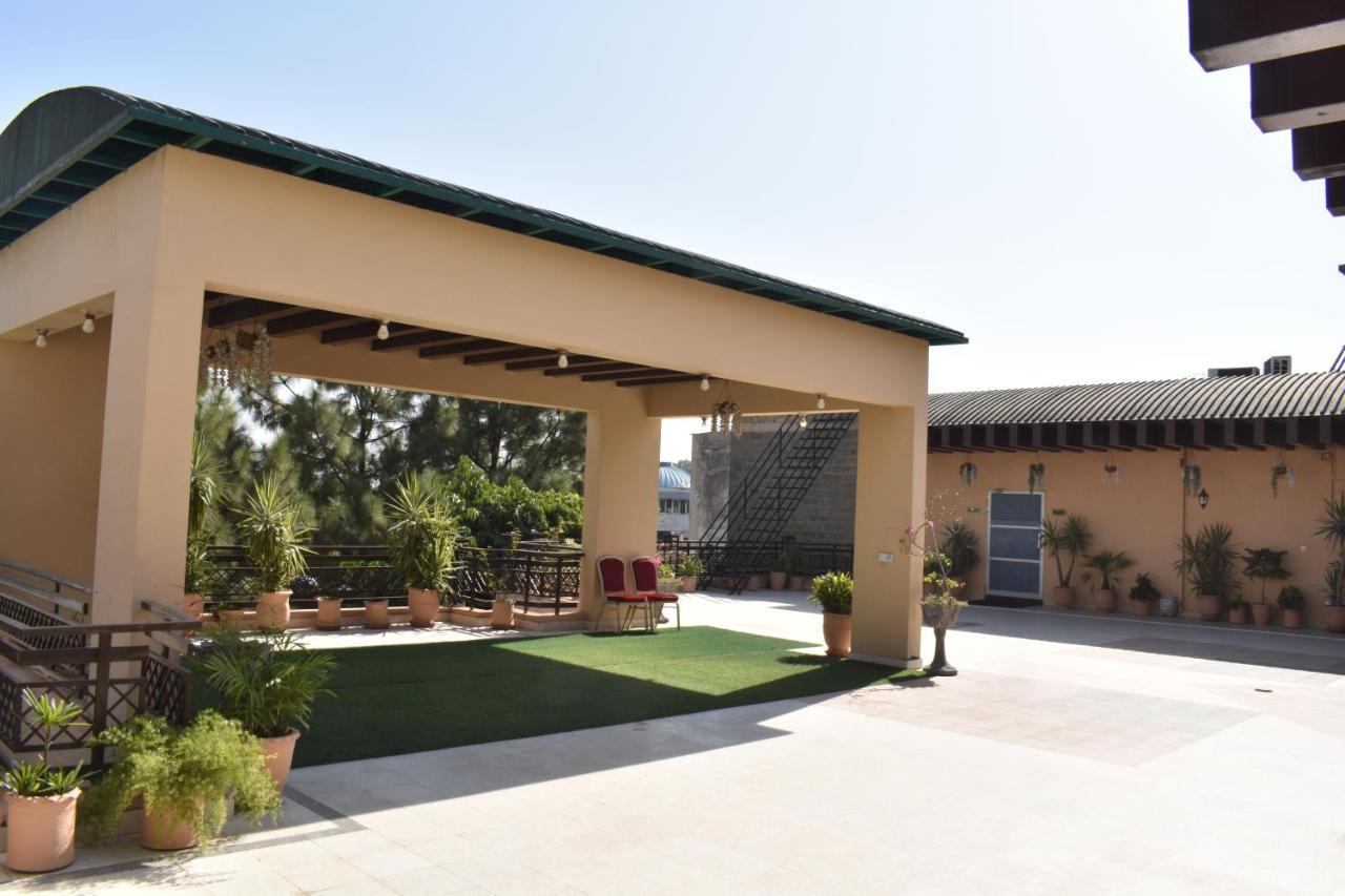 Safari Club 1 Hotel Rawalpindi Exterior photo