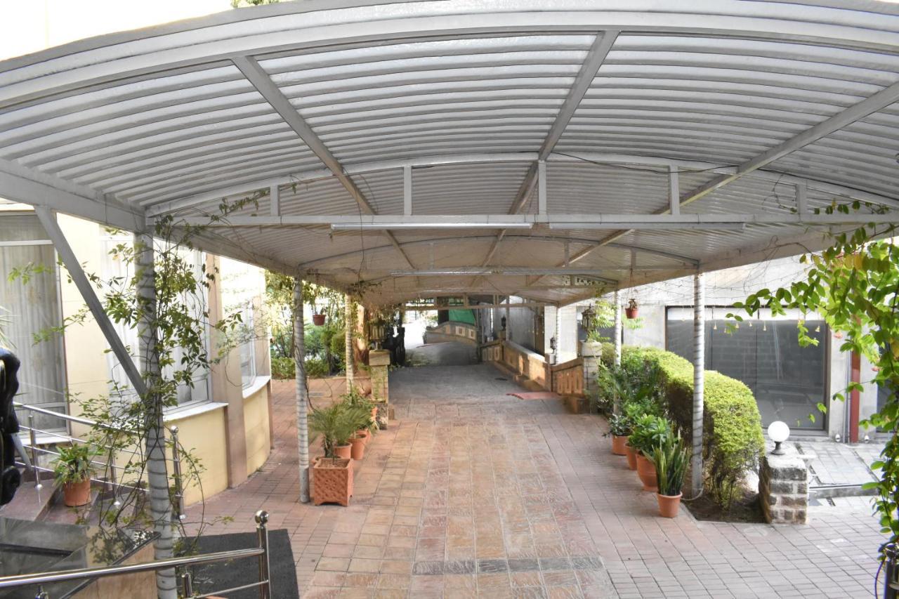 Safari Club 1 Hotel Rawalpindi Exterior photo