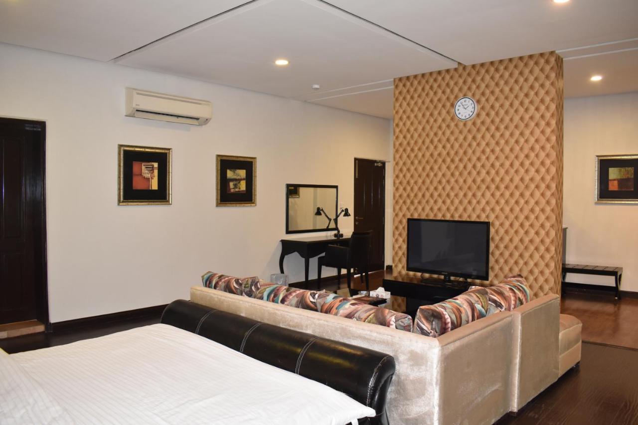 Safari Club 1 Hotel Rawalpindi Exterior photo