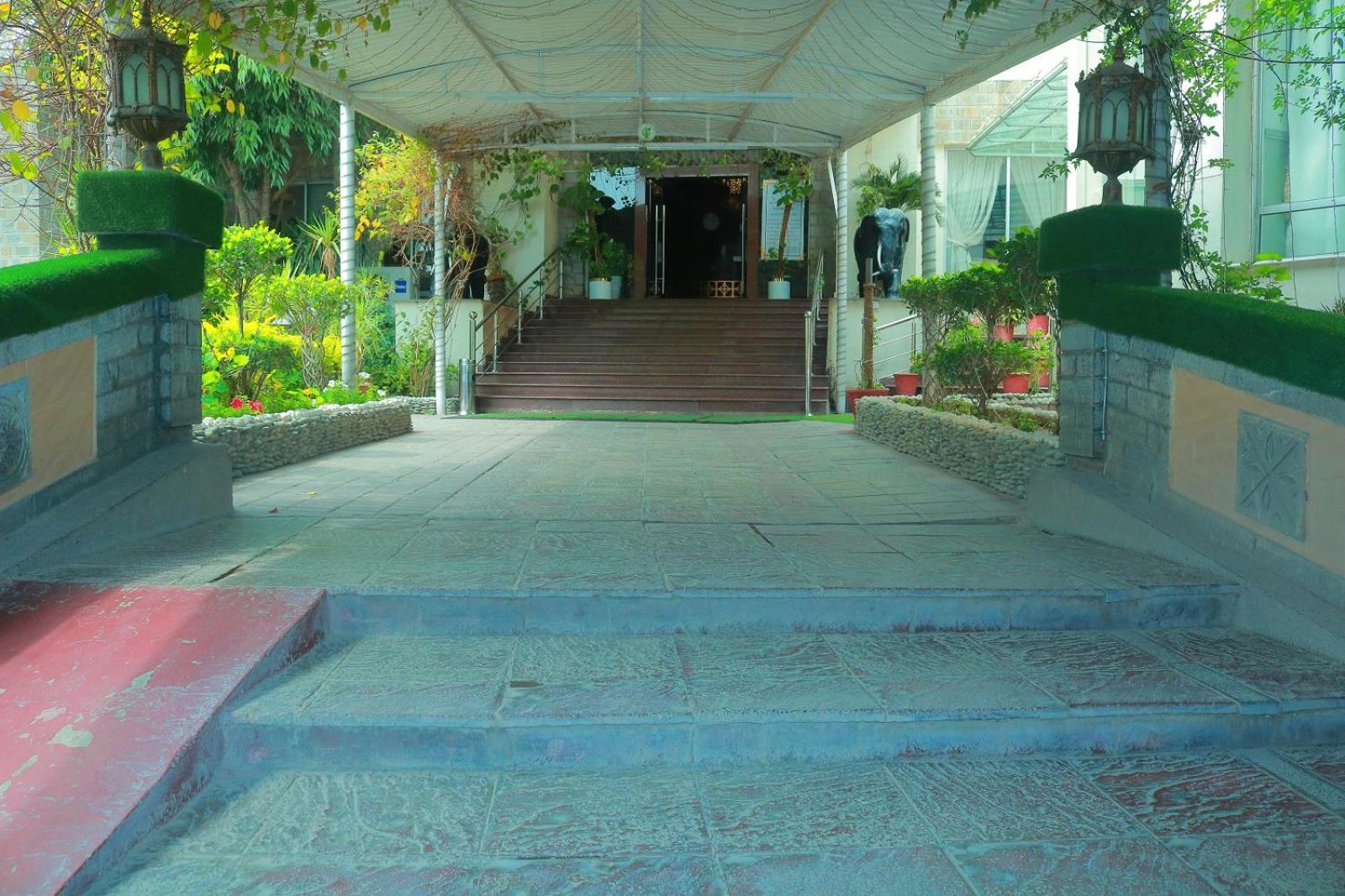 Safari Club 1 Hotel Rawalpindi Exterior photo