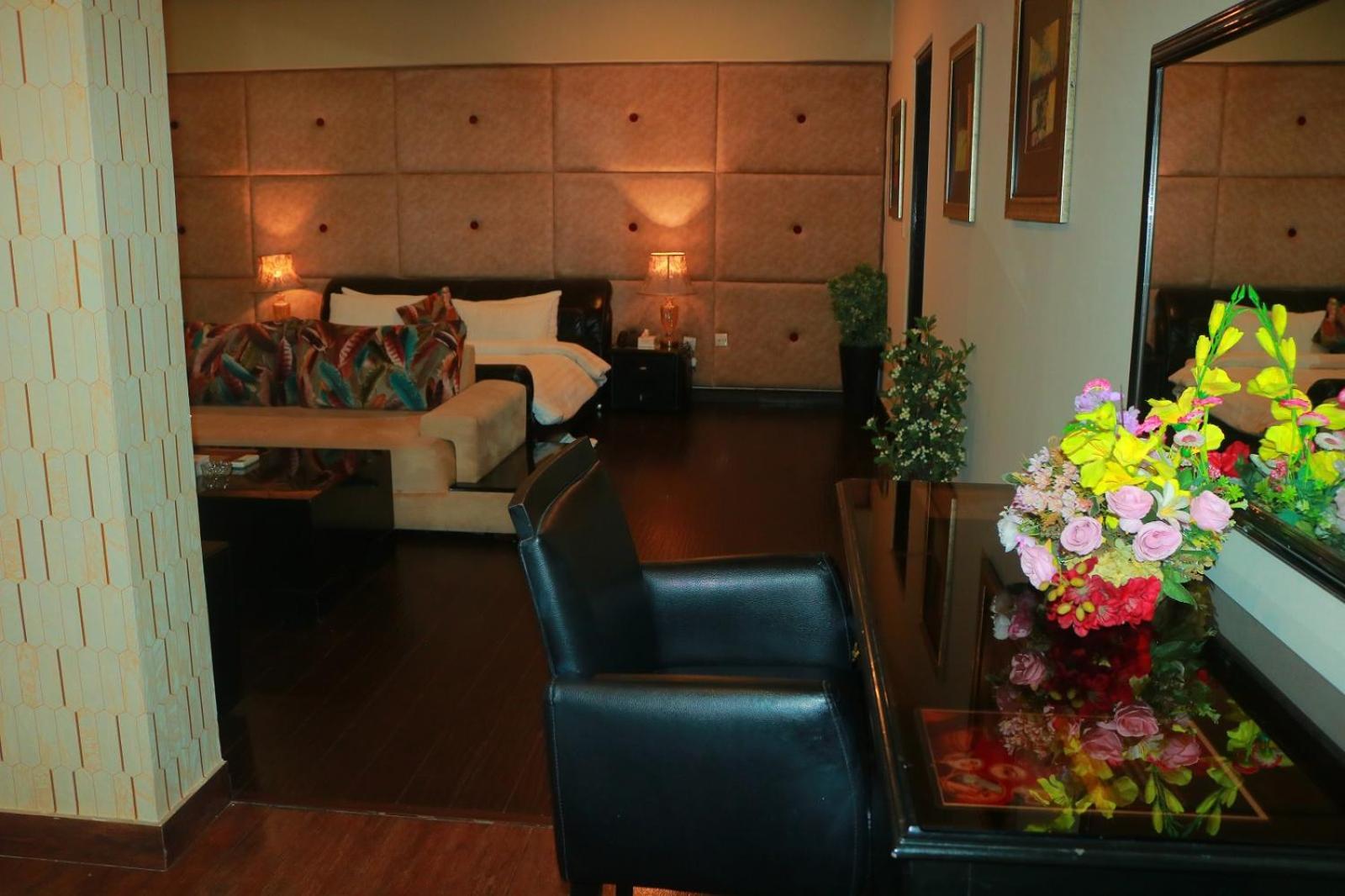 Safari Club 1 Hotel Rawalpindi Exterior photo
