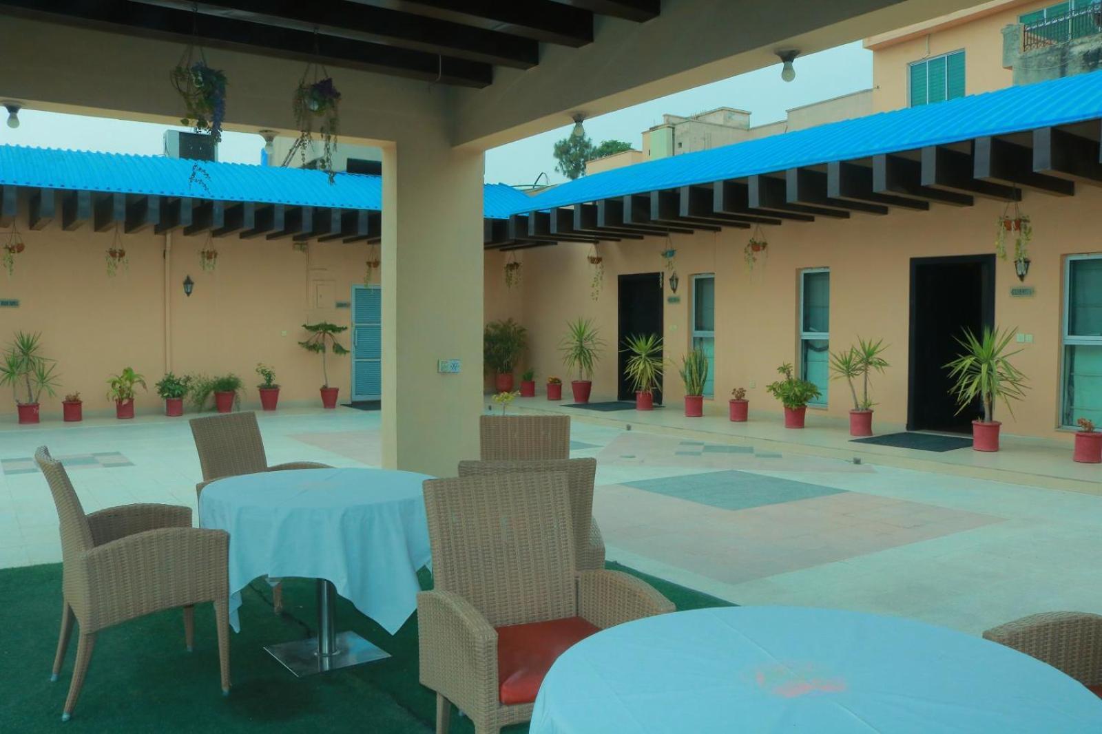 Safari Club 1 Hotel Rawalpindi Exterior photo